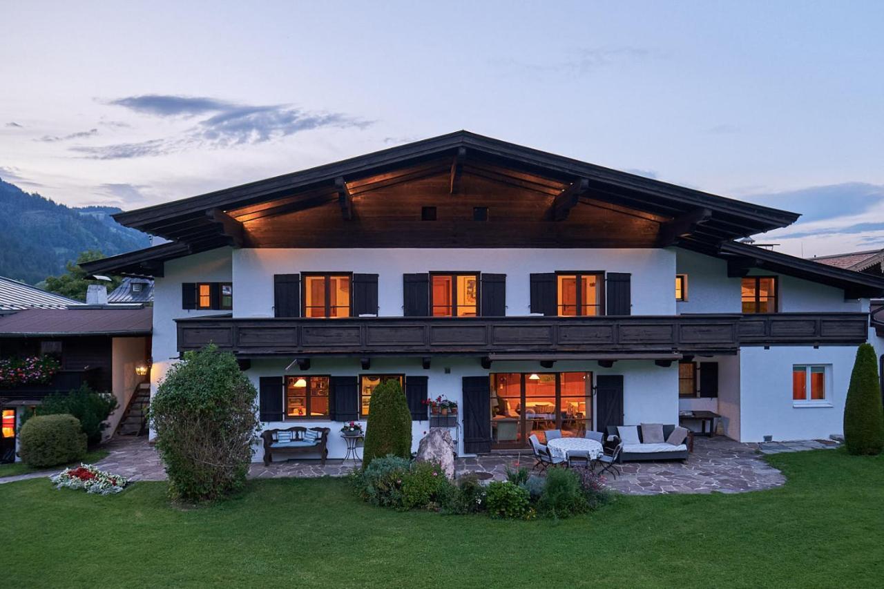 Pension Landhaus Gasteiger Kitzbühel Exteriör bild