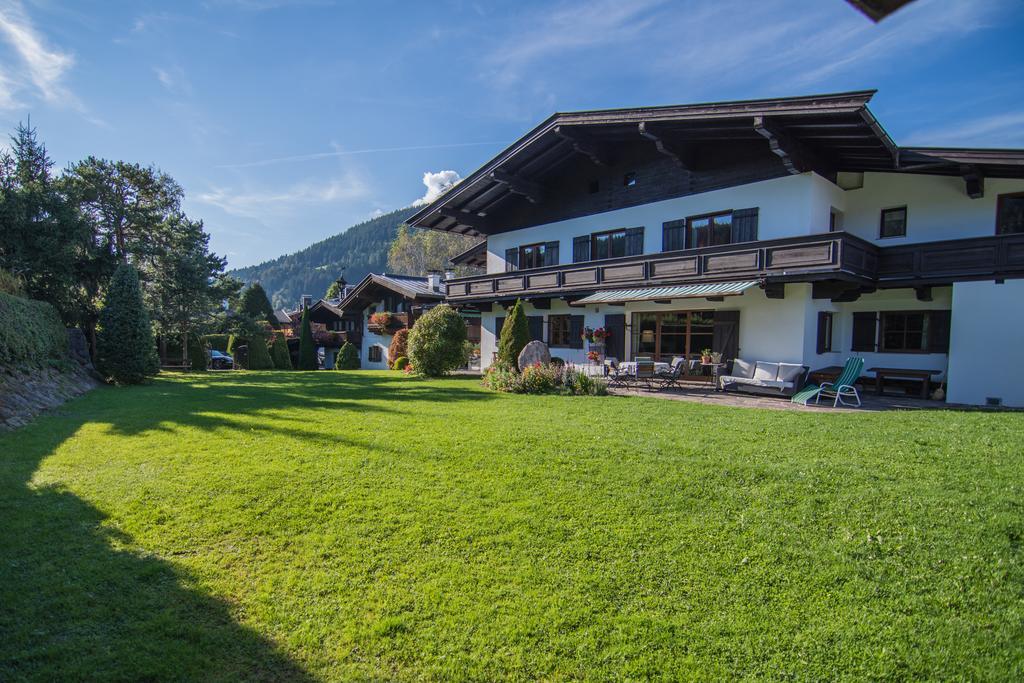 Pension Landhaus Gasteiger Kitzbühel Exteriör bild